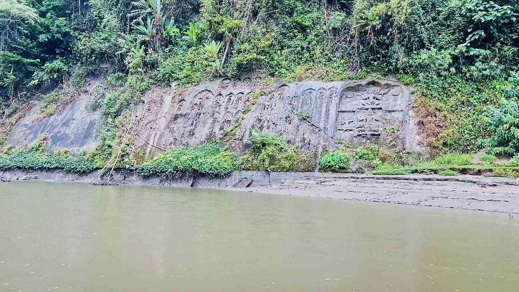 Lod Vishnu Rock Carving in Chabimura